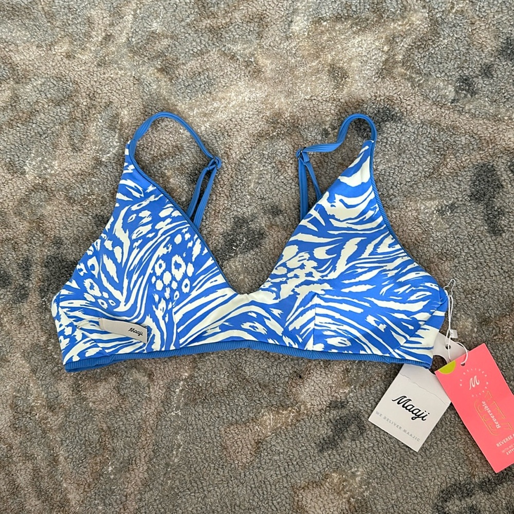 Maaji soft cup reversible bikini top size large NWT